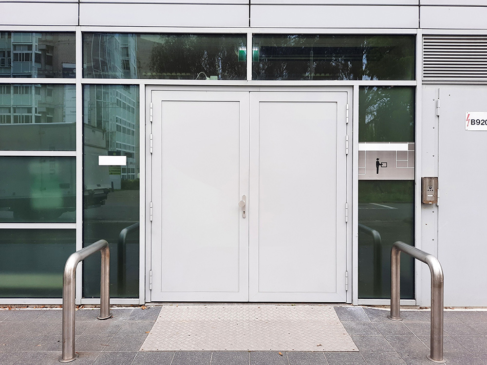 Why good locks matter on glass and aluminium doors 5